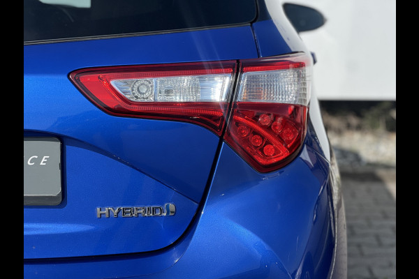 Toyota Yaris 1.5 Hybrid Bi-Tone | Navi | Clima | Camera | Cruise