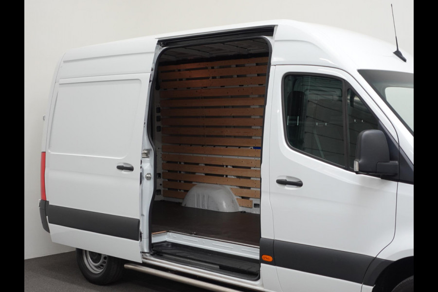Mercedes-Benz Sprinter 315 Automaat L2H2 RWD Automaat Airco Cruise Control Side-bars Navigatiesysteem Trekhaak