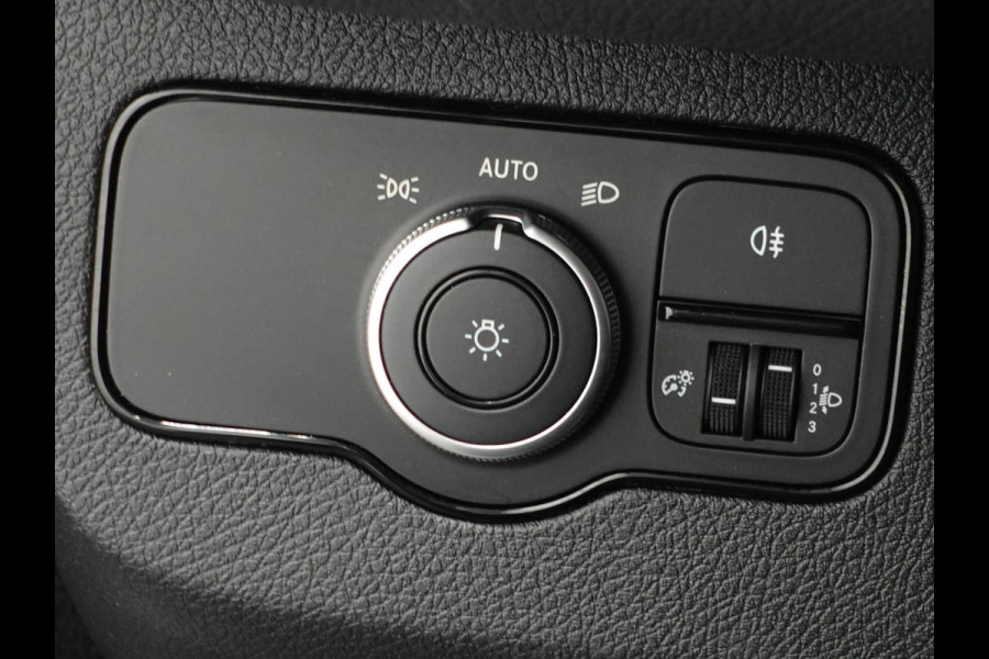 Mercedes-Benz Sprinter 315 Automaat L2H2 RWD Automaat Airco Cruise Control Side-bars Navigatiesysteem Trekhaak