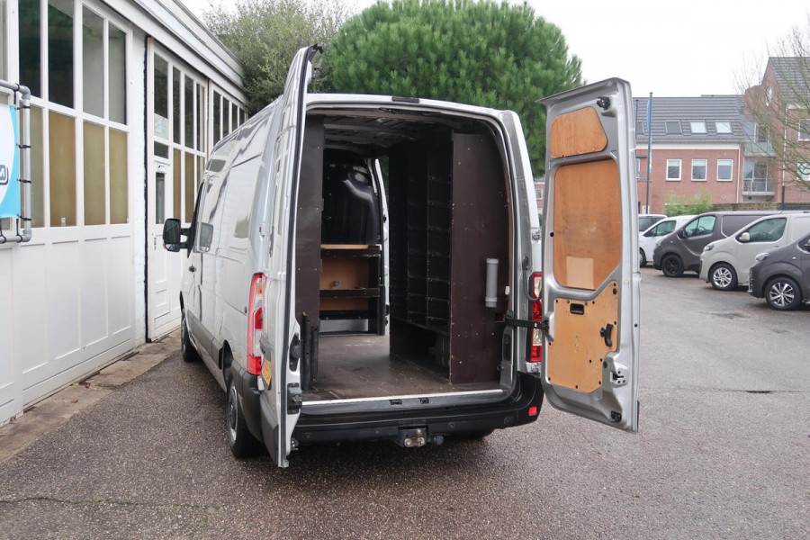 Renault Master 146PK L2H2 |1e Eign.|AIRCO|NAVI |TREKHAAK| NETTE STAAT! Renault Master 146PK|L2H2|Airco|Cruise|NAVI|Trekhaak|PDC|NETJES! Renault Master 146PK L2H2 |1e Eign.|AIRCO|NAVI |TREKHAAK| NETTE STAAT! Renault Master 146PK|L2H2|Airco|Cruise|NAVI|Trekhaak|PDC|NETJES!