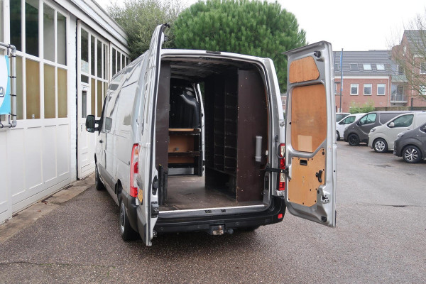 Renault Master 146PK L2H2 |1e Eign.|AIRCO|NAVI |TREKHAAK| NETTE STAAT! Renault Master 146PK|L2H2|Airco|Cruise|NAVI|Trekhaak|PDC|NETJES! Renault Master 146PK L2H2 |1e Eign.|AIRCO|NAVI |TREKHAAK| NETTE STAAT! Renault Master 146PK|L2H2|Airco|Cruise|NAVI|Trekhaak|PDC|NETJES!