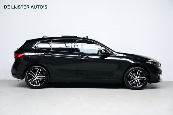 BMW 1-serie 118i Sport Line Automaat 136 Pk | Pano-dak | CarPlay | Sportstoelen | Leder + Verwarmd | Sfeer | Led | Pdc |