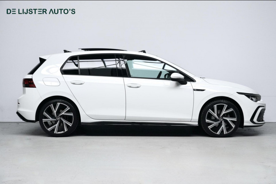 Volkswagen Golf 1.5 eTSI 3x R-Line Automaat | Pano-dak | CarPlay | Virtual| Acc | Stoel + Stuurverwarming | Sfeer | IQ-Light | Pdc |