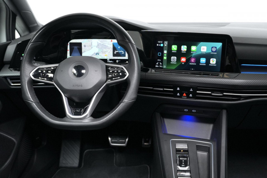 Volkswagen Golf 1.5 eTSI 3x R-Line Automaat | Pano-dak | CarPlay | Virtual| Acc | Stoel + Stuurverwarming | Sfeer | IQ-Light | Pdc |
