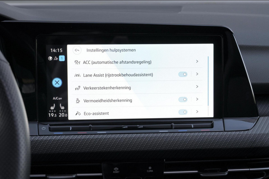 Volkswagen Golf 1.5 eTSI 3x R-Line Automaat | Pano-dak | CarPlay | Virtual| Acc | Stoel + Stuurverwarming | Sfeer | IQ-Light | Pdc |