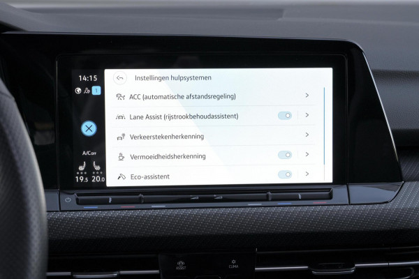Volkswagen Golf 1.5 eTSI 3x R-Line Automaat | Pano-dak | CarPlay | Virtual| Acc | Stoel + Stuurverwarming | Sfeer | IQ-Light | Pdc |