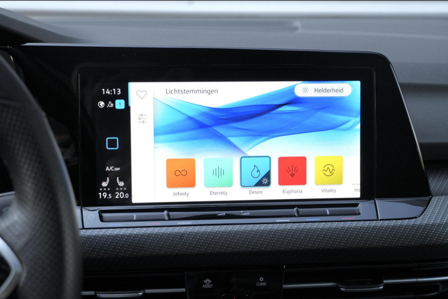 Volkswagen Golf 1.5 eTSI 3x R-Line Automaat | Pano-dak | CarPlay | Virtual| Acc | Stoel + Stuurverwarming | Sfeer | IQ-Light | Pdc |