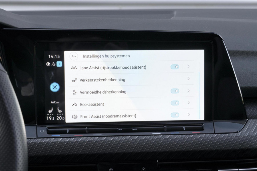 Volkswagen Golf 1.5 eTSI 3x R-Line Automaat | Pano-dak | CarPlay | Virtual| Acc | Stoel + Stuurverwarming | Sfeer | IQ-Light | Pdc |
