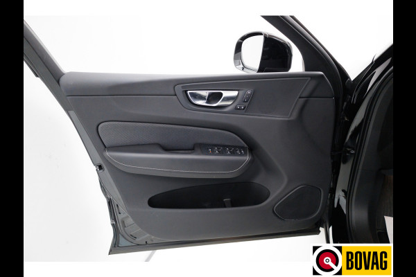 Volvo XC60 2.0 B5 R Design 251 PK | Panoramadak | Luchtvering | Leer | Elc. trekhaak | Stoel- & Stuurverw. | Voorruitverwarming, 19"LMV velgen