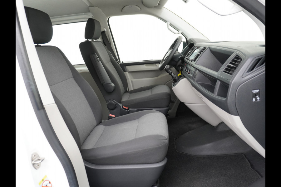 Volkswagen Transporter 2.0TDI DUBBELE CABINE L2H1 Apple Carplay Android Auto Trekhaak Airco Comfortline Betonplex Vloer Lat om Lat betimmering Euro 6 Schuifdeur Origineel Nederlandse Auto