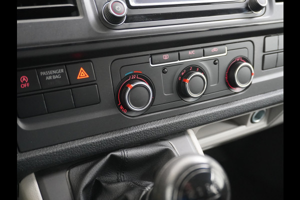 Volkswagen Transporter 2.0TDI DUBBELE CABINE L2H1 Apple Carplay Android Auto Trekhaak Airco Comfortline Betonplex Vloer Lat om Lat betimmering Euro 6 Schuifdeur Origineel Nederlandse Auto