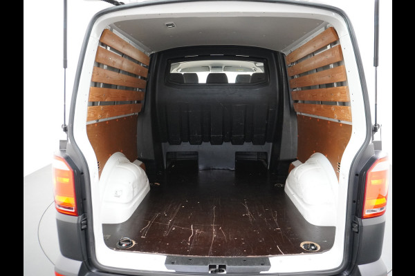 Volkswagen Transporter 2.0TDI DUBBELE CABINE L2H1 Apple Carplay Android Auto Trekhaak Airco Comfortline Betonplex Vloer Lat om Lat betimmering Euro 6 Schuifdeur Origineel Nederlandse Auto