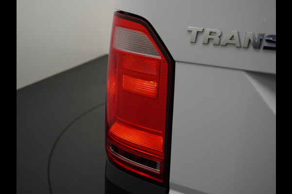 Volkswagen Transporter 2.0TDI DUBBELE CABINE L2H1 Apple Carplay Android Auto Trekhaak Airco Comfortline Betonplex Vloer Lat om Lat betimmering Euro 6 Schuifdeur Origineel Nederlandse Auto