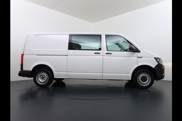 Volkswagen Transporter 2.0TDI DUBBELE CABINE L2H1 Apple Carplay Android Auto Trekhaak Airco Comfortline Betonplex Vloer Lat om Lat betimmering Euro 6 Schuifdeur Origineel Nederlandse Auto