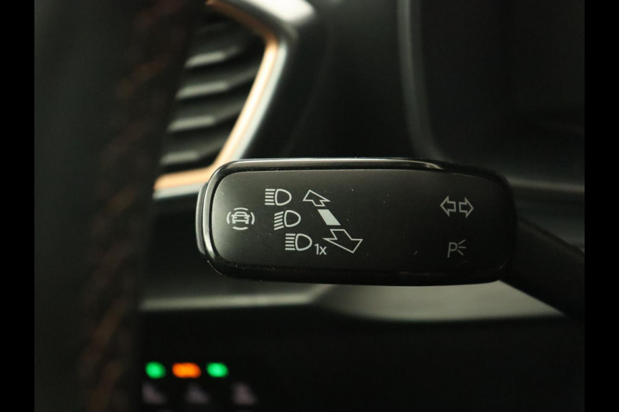 CUPRA Leon 1.4 eHybrid | 245pk | Stuurverwarming | Camera | Adaptive cruise | Navigatie | Sportstoelen | Keyless | Full LED | PHEV | Plug In