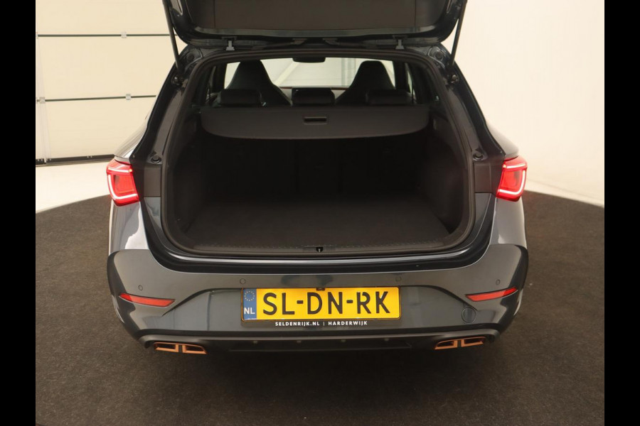 CUPRA Leon 1.4 eHybrid | 245pk | Stuurverwarming | Camera | Adaptive cruise | Navigatie | Sportstoelen | Keyless | Full LED | PHEV | Plug In