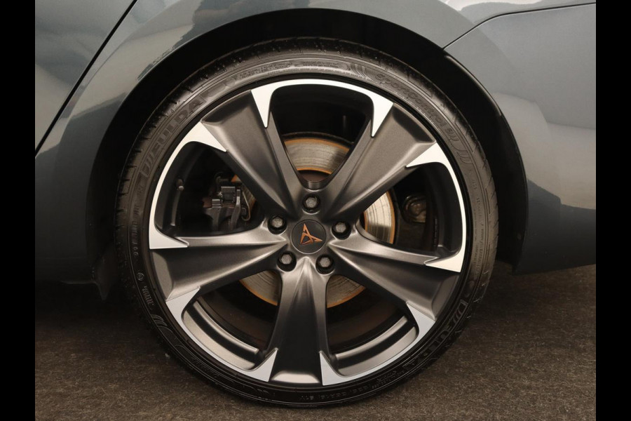 CUPRA Leon 1.4 eHybrid | 245pk | Stuurverwarming | Camera | Adaptive cruise | Navigatie | Sportstoelen | Keyless | Full LED | PHEV | Plug In