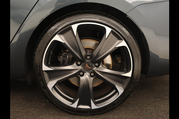 CUPRA Leon 1.4 eHybrid | 245pk | Stuurverwarming | Camera | Adaptive cruise | Navigatie | Sportstoelen | Keyless | Full LED | PHEV | Plug In