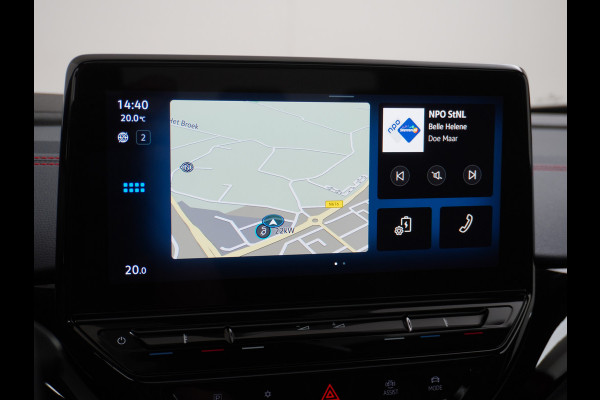Volkswagen ID.4 GTX 4Motion 300PK (82Kw) 77 kWh PanoDak Warmtepomp 360-Camera 20" Apple Carplay Android Adaptive-Cruise Navi LED-v+a PDC-v+a Two Dual-Ecc App-Connect Mirror-Link Grootste Accu 0-100 6,3 seconden! AWD All Wheel Drive Assistentiepakket Design-pakket plus. Accu garantie tot 15-04-2030/160.000km laden tot 175kw DC of thuis 11kwh AC per uur. Orig.NLse auto € 58.000 nieuw
