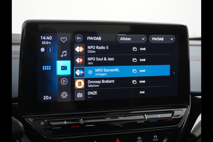 Volkswagen ID.4 GTX 4Motion 300PK (82Kw) 77 kWh PanoDak Warmtepomp 360-Camera 20" Apple Carplay Android Adaptive-Cruise Navi LED-v+a PDC-v+a Two Dual-Ecc App-Connect Mirror-Link Grootste Accu 0-100 6,3 seconden! AWD All Wheel Drive Assistentiepakket Design-pakket plus. Accu garantie tot 15-04-2030/160.000km laden tot 175kw DC of thuis 11kwh AC per uur. Orig.NLse auto € 58.000 nieuw