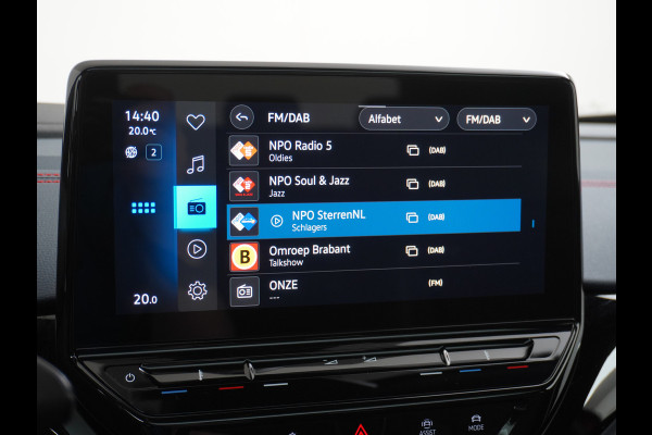 Volkswagen ID.4 GTX 4Motion 300PK (82Kw) 77 kWh PanoDak Warmtepomp 360-Camera 20" Apple Carplay Android Adaptive-Cruise Navi LED-v+a PDC-v+a Two Dual-Ecc App-Connect Mirror-Link Grootste Accu 0-100 6,3 seconden! AWD All Wheel Drive Assistentiepakket Design-pakket plus. Accu garantie tot 15-04-2030/160.000km laden tot 175kw DC of thuis 11kwh AC per uur. Orig.NLse auto € 58.000 nieuw