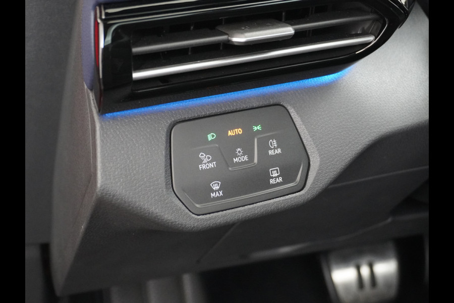 Volkswagen ID.4 GTX 4Motion 300PK (82Kw) 77 kWh PanoDak Warmtepomp 360-Camera 20" Apple Carplay Android Adaptive-Cruise Navi LED-v+a PDC-v+a Two Dual-Ecc App-Connect Mirror-Link Grootste Accu 0-100 6,3 seconden! AWD All Wheel Drive Assistentiepakket Design-pakket plus. Accu garantie tot 15-04-2030/160.000km laden tot 175kw DC of thuis 11kwh AC per uur. Orig.NLse auto € 58.000 nieuw