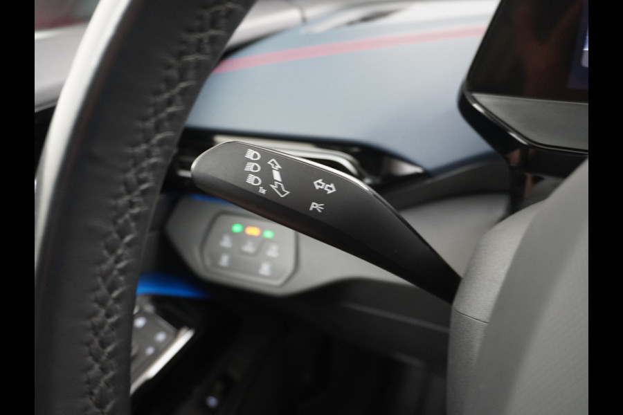 Volkswagen ID.4 GTX 4Motion 300PK (82Kw) 77 kWh PanoDak Warmtepomp 360-Camera 20" Apple Carplay Android Adaptive-Cruise Navi LED-v+a PDC-v+a Two Dual-Ecc App-Connect Mirror-Link Grootste Accu 0-100 6,3 seconden! AWD All Wheel Drive Assistentiepakket Design-pakket plus. Accu garantie tot 15-04-2030/160.000km laden tot 175kw DC of thuis 11kwh AC per uur. Orig.NLse auto € 58.000 nieuw
