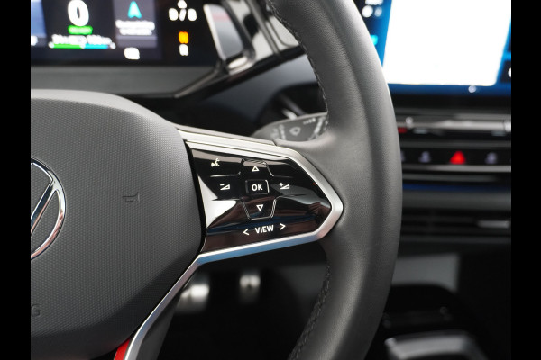Volkswagen ID.4 GTX 4Motion 300PK (82Kw) 77 kWh PanoDak Warmtepomp 360-Camera 20" Apple Carplay Android Adaptive-Cruise Navi LED-v+a PDC-v+a Two Dual-Ecc App-Connect Mirror-Link Grootste Accu 0-100 6,3 seconden! AWD All Wheel Drive Assistentiepakket Design-pakket plus. Accu garantie tot 15-04-2030/160.000km laden tot 175kw DC of thuis 11kwh AC per uur. Orig.NLse auto € 58.000 nieuw