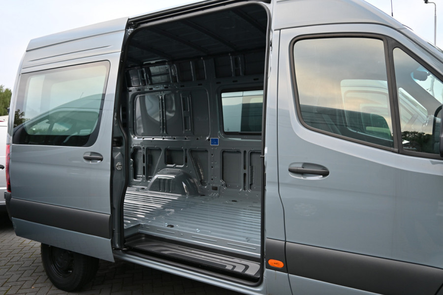Mercedes-Benz Sprinter 319 CDI 4x4 L2H2 Pro Distronic, Draaistoelen, LED, Electrische schuifdeur