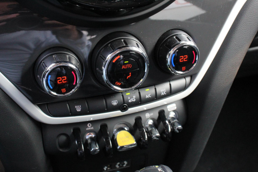 MINI Cooper Countryman 2.0 S ALL4 Hybride Navigatie Parkeersensoren achter Cruise Control Climate Control Full LED