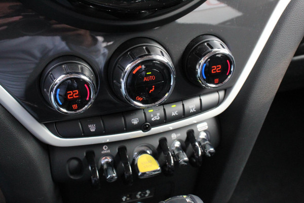 MINI Cooper Countryman 2.0 S ALL4 Hybride Navigatie Parkeersensoren achter Cruise Control Climate Control Full LED