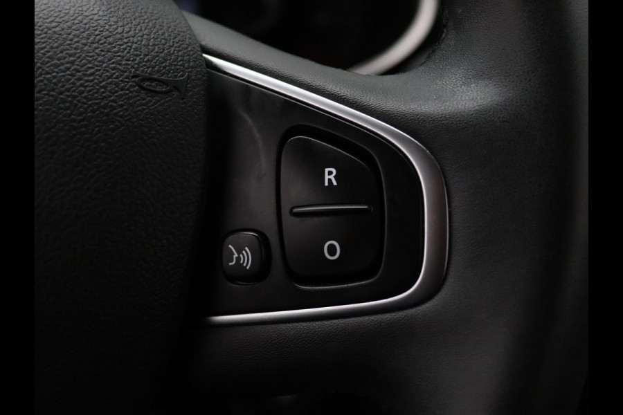 Renault Clio 90pk TCe Limited Airco | Cruise | Parkeersens. achter