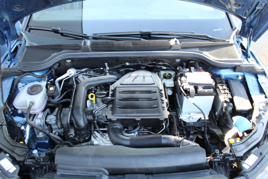 Škoda Kamiq 1.0-115pk TSI Sport Business AUTOMAAT ! Uiterst nette en goed onderhouden Skoda.