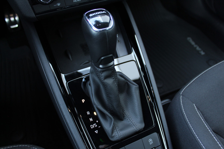 Škoda Kamiq 1.0-115pk TSI Sport Business AUTOMAAT ! Uiterst nette en goed onderhouden Skoda.