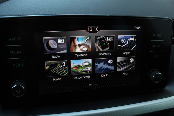 Škoda Kamiq 1.0-115pk TSI Sport Business AUTOMAAT ! Uiterst nette en goed onderhouden Skoda.