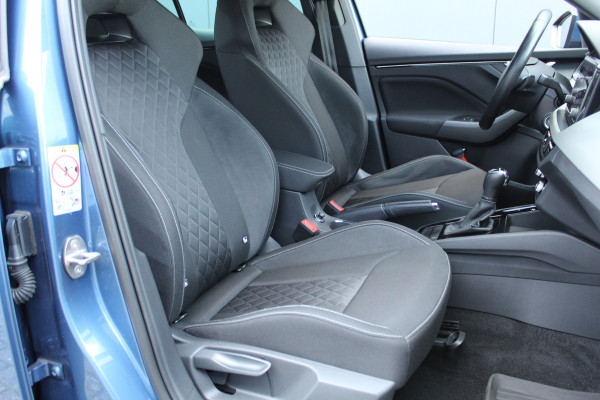 Škoda Kamiq 1.0-115pk TSI Sport Business AUTOMAAT ! Uiterst nette en goed onderhouden Skoda.