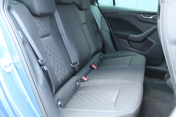 Škoda Kamiq 1.0-115pk TSI Sport Business AUTOMAAT ! Uiterst nette en goed onderhouden Skoda.
