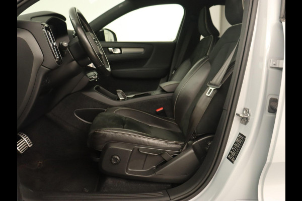 Volvo XC40 Recharge P8 AWD R-Design | Trekhaak | Camera | Carplay | Navigatie | Full LED | Leder/Alcantara | Adaptive cruise | Keyless