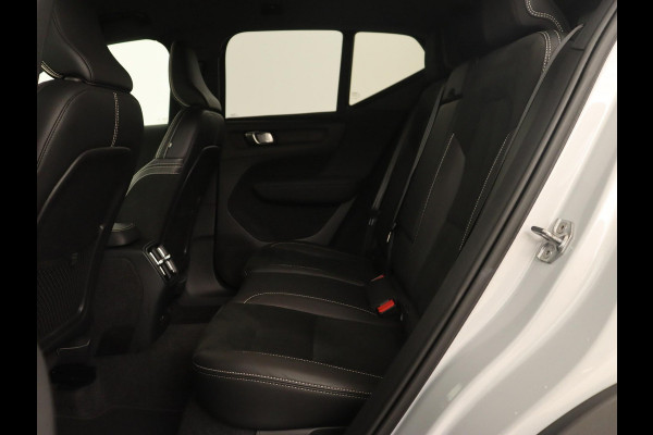 Volvo XC40 Recharge P8 AWD R-Design | Trekhaak | Camera | Carplay | Navigatie | Full LED | Leder/Alcantara | Adaptive cruise | Keyless