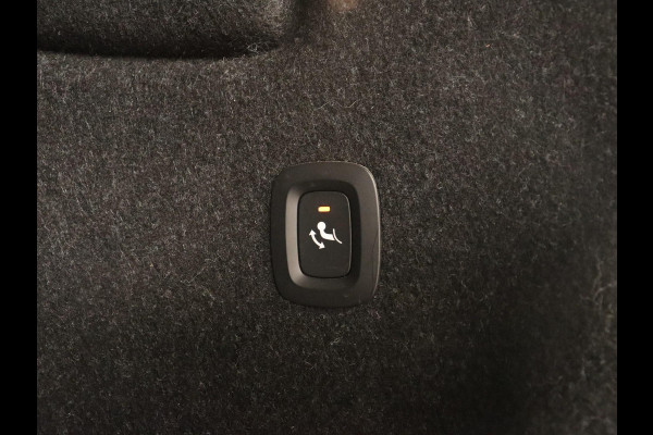 Volvo XC40 Recharge P8 AWD R-Design | Trekhaak | Camera | Carplay | Navigatie | Full LED | Leder/Alcantara | Adaptive cruise | Keyless