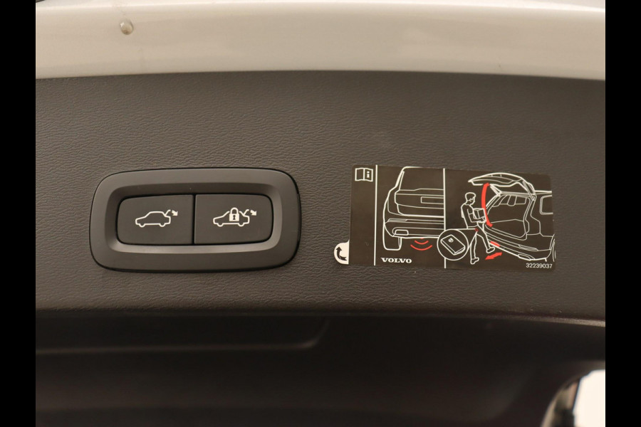 Volvo XC40 Recharge P8 AWD R-Design | Trekhaak | Camera | Carplay | Navigatie | Full LED | Leder/Alcantara | Adaptive cruise | Keyless