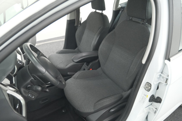 Citroën C3 PureTech 82 Selection | Trekhaak | Apple Carplay | Parkeersensoren | Climate Control