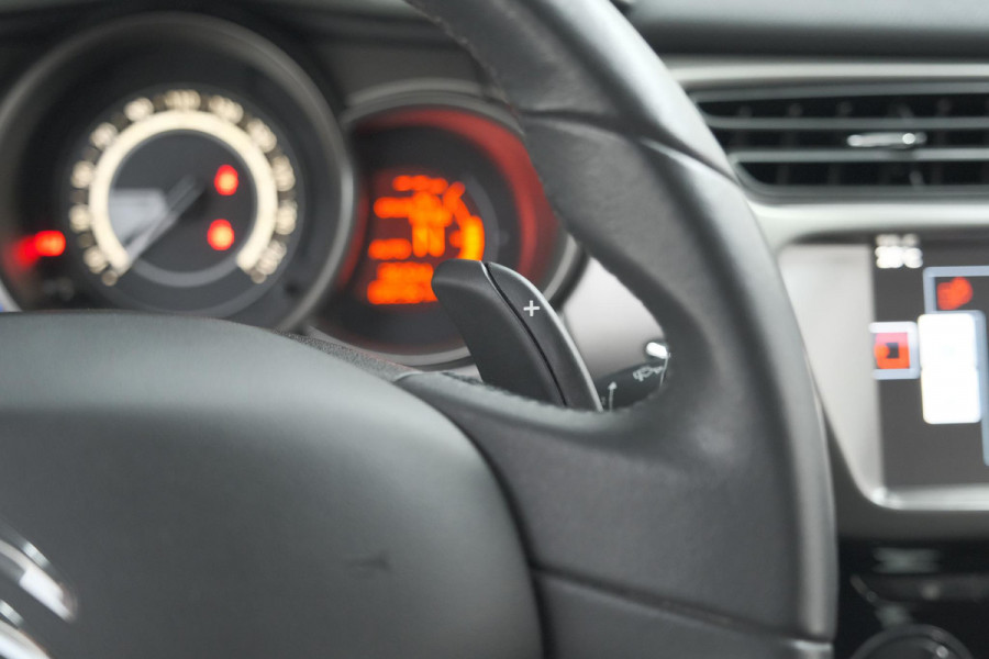 Citroën C3 PureTech 82 Selection | Trekhaak | Apple Carplay | Parkeersensoren | Climate Control