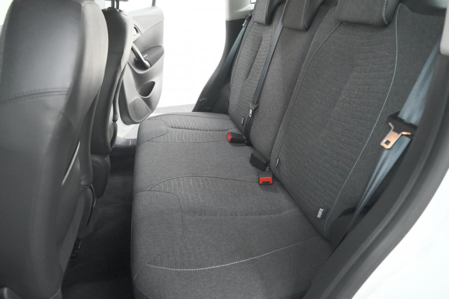 Citroën C3 PureTech 82 Selection | Trekhaak | Apple Carplay | Parkeersensoren | Climate Control