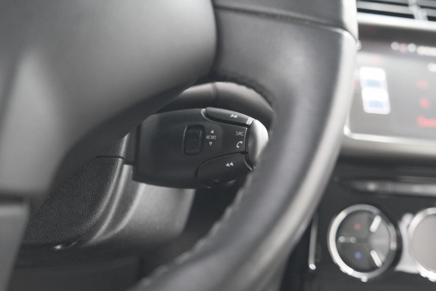 Citroën C3 PureTech 82 Selection | Trekhaak | Apple Carplay | Parkeersensoren | Climate Control