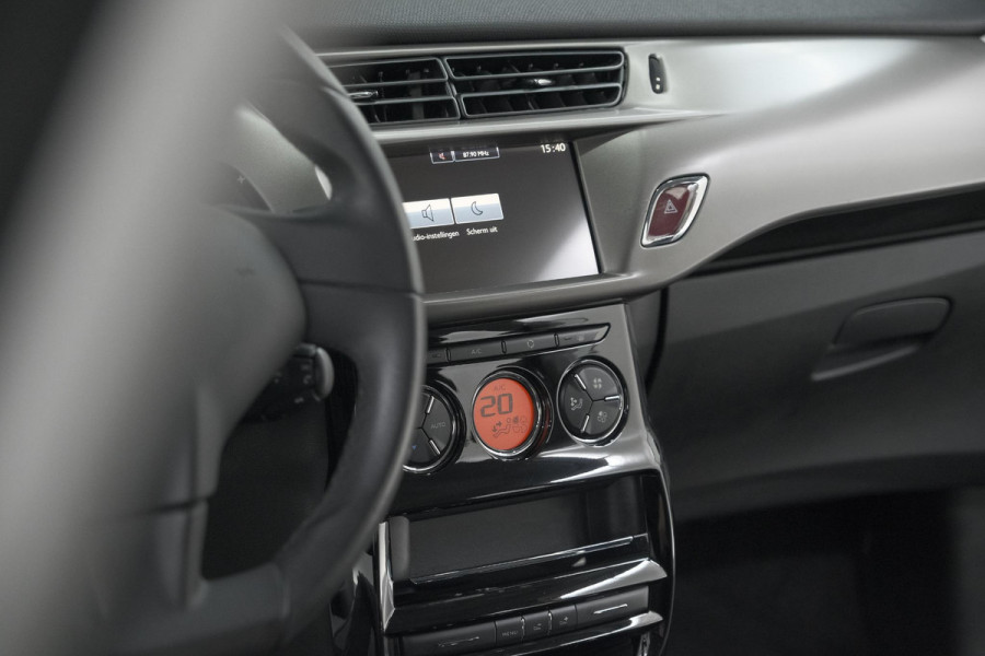 Citroën C3 PureTech 82 Selection | Trekhaak | Apple Carplay | Parkeersensoren | Climate Control