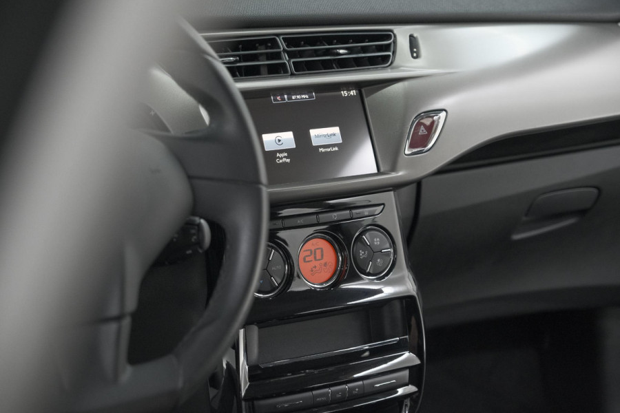 Citroën C3 PureTech 82 Selection | Trekhaak | Apple Carplay | Parkeersensoren | Climate Control