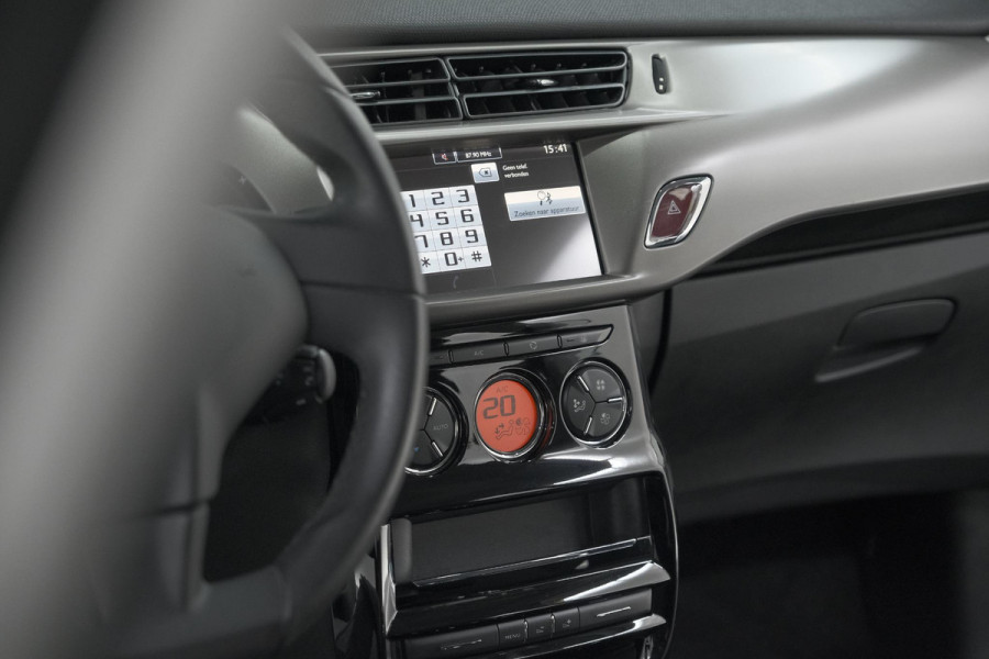 Citroën C3 PureTech 82 Selection | Trekhaak | Apple Carplay | Parkeersensoren | Climate Control