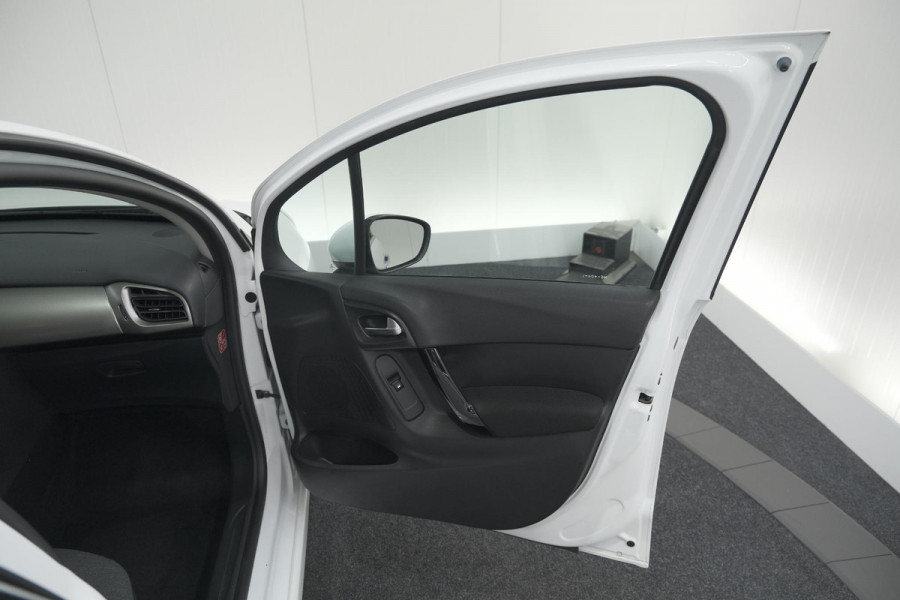 Citroën C3 PureTech 82 Selection | Trekhaak | Apple Carplay | Parkeersensoren | Climate Control