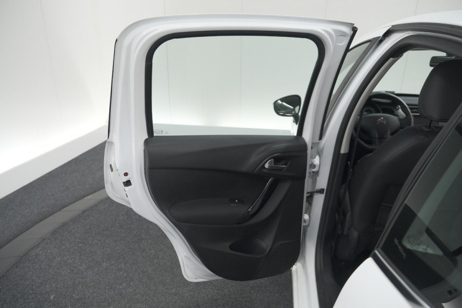 Citroën C3 PureTech 82 Selection | Trekhaak | Apple Carplay | Parkeersensoren | Climate Control